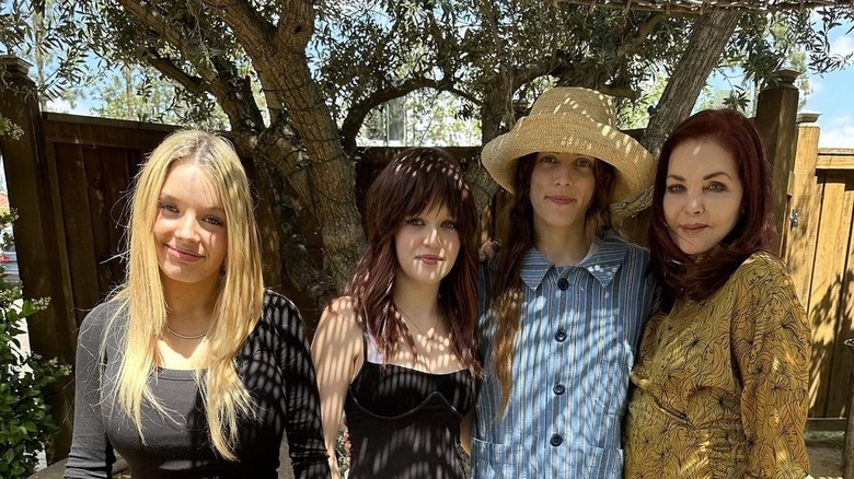 Harper, Finley et Riley avec Priscilla Presley