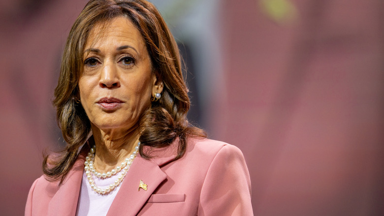 Kamala Harris de front