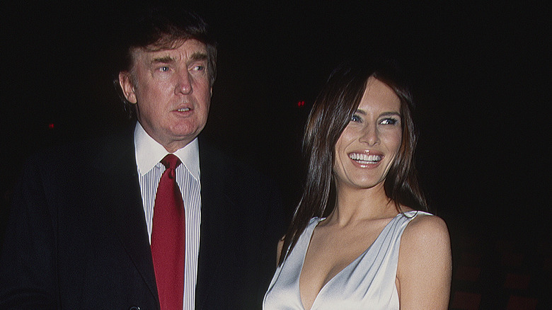 Donald et Melania Trump lors d'un événement en 1998