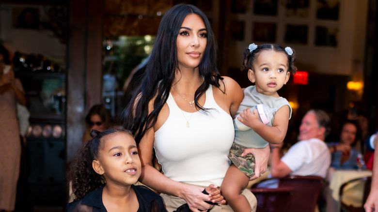 Kim Kardashian avec des enfants