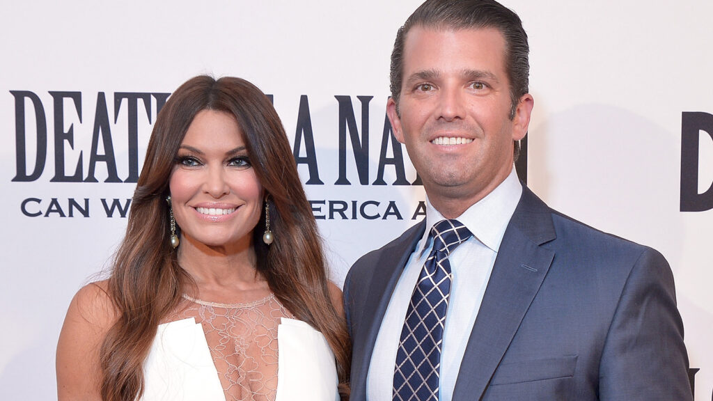 La tentative désespérée de Kimberly Guilfoyle pour écraser les rumeurs de séparation de Don Jr. est tellement embarrassante