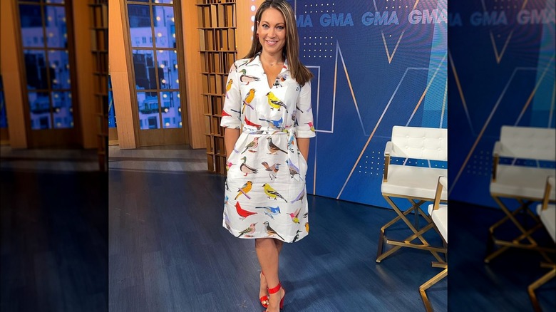 Ginger Zee posant