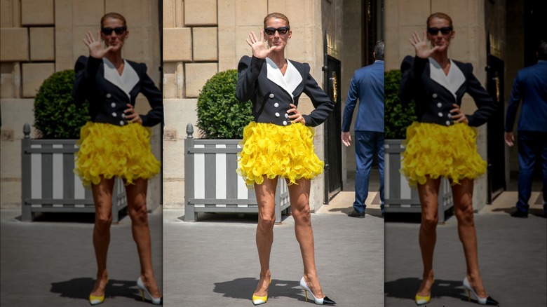 Céline Dion portant une jupe jaune