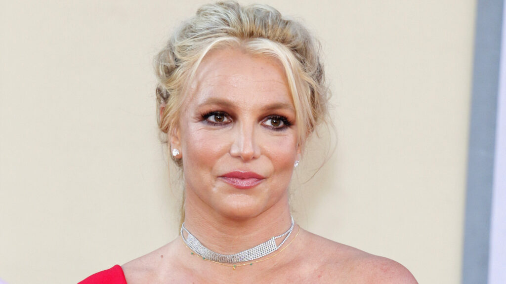 La transformation complète des dents de Britney Spears est un spectacle choquant