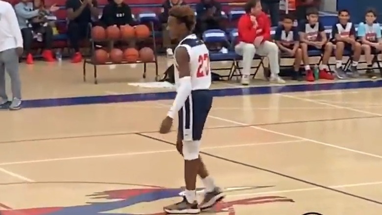 Bronny James joue pour Crossroads School