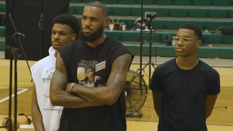 Bronny James avec Bryce et LeBron au tournage de Sports Illustrated 