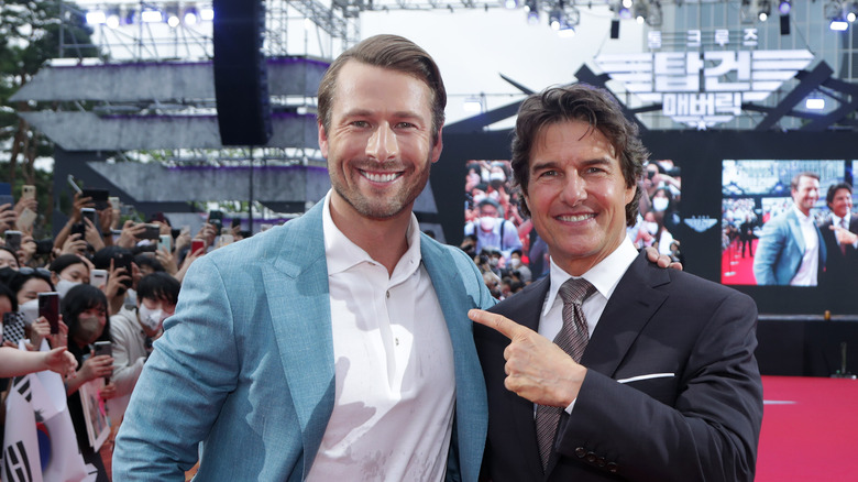 Glen Powell et Tom Cruise à la première de Top Gun : Maverick