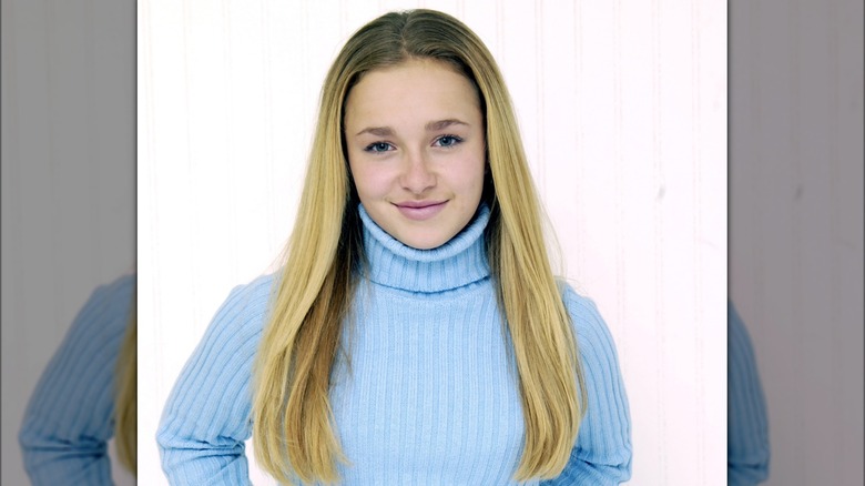 Le jeune Hayden Panettiere pose