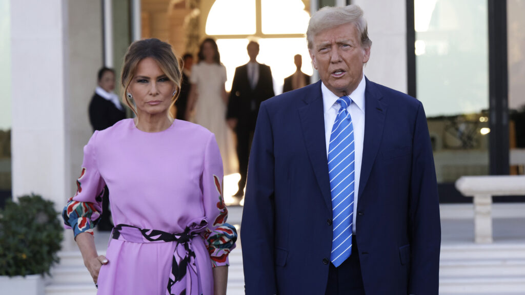 Trump semble accepter le dégoût de Melania pour lui dans une blague bizarre sur le mariage