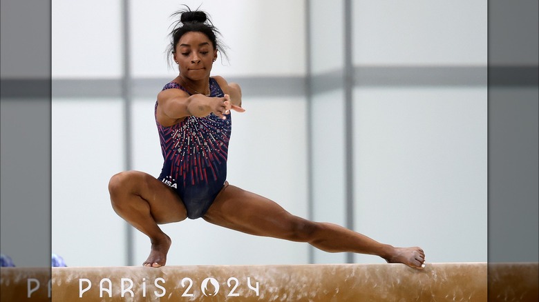 Simone Biles en formation à Paris