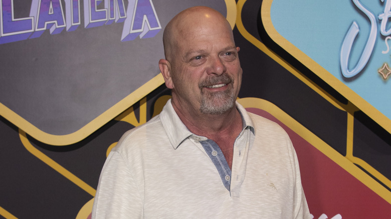 Rick Harrison porte un polo