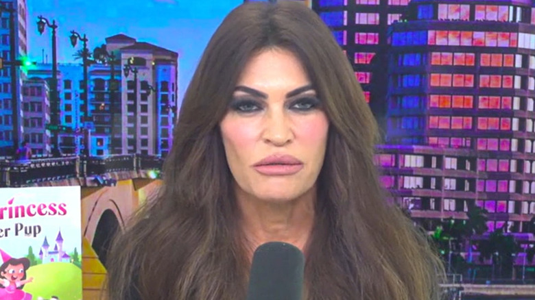 Kimberly Guilfoyle derrière le micro