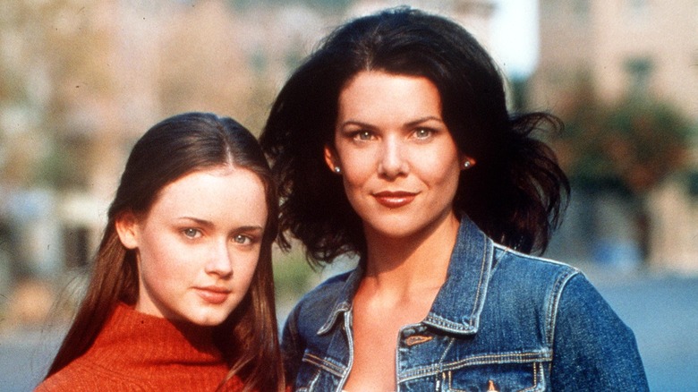 Alexis Bledel posant avec Lauren Graham