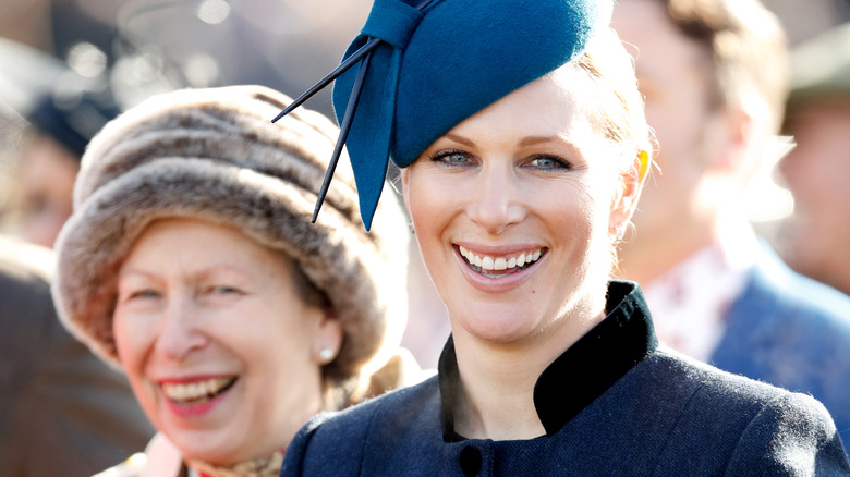 La princesse Anne et Zara Tindall souriantes