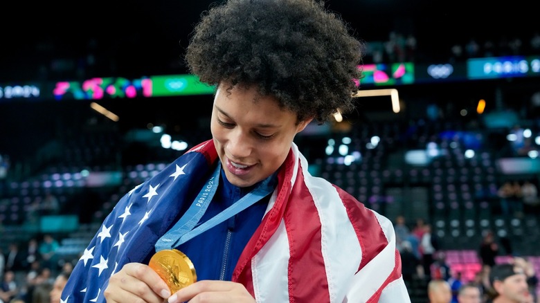 Brittney Griner jouant au basket