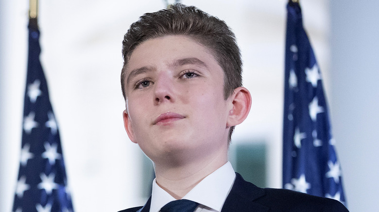 Barron Trump souriant