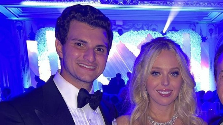 Michael Boulos et Tiffany Trump souriants à leur mariage