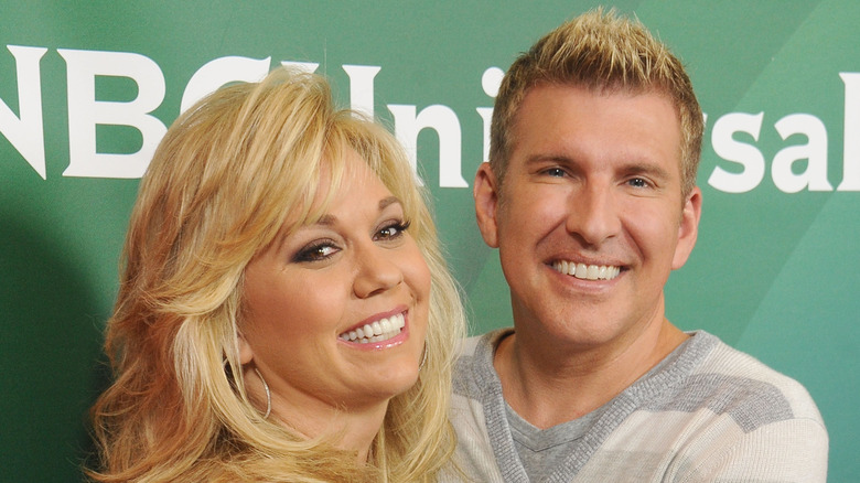 Julie et Todd Chrisley souriant