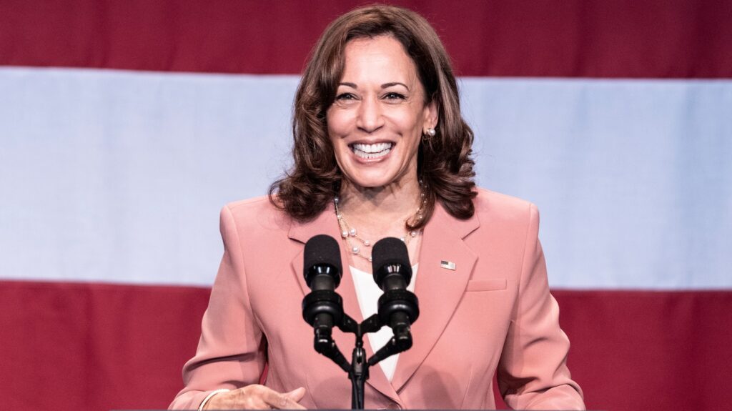 Kamala Harris a l'air si différente sans maquillage