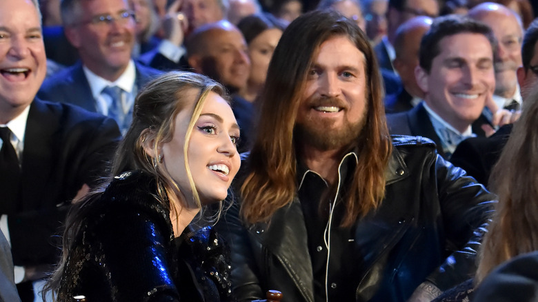 Billy Ray et Miley Cyrus assistent ensemble à un événement