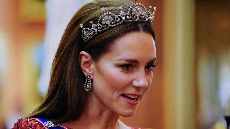 Kate Middleton en couronne royale