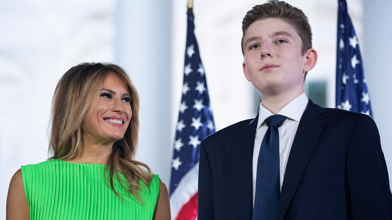 Melania Trump et Barron Trump sur scène