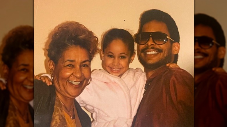 Raven Symoné pose avec sa mère Lydia Gaulden et son père Christopher Pearman