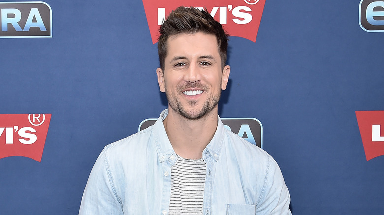 Jordan Rodgers sur un tapis rouge