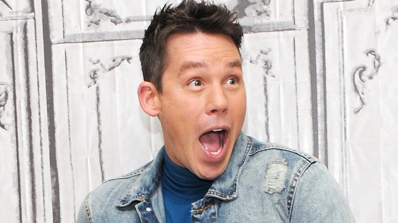 David Bromstad avec une expression surprise