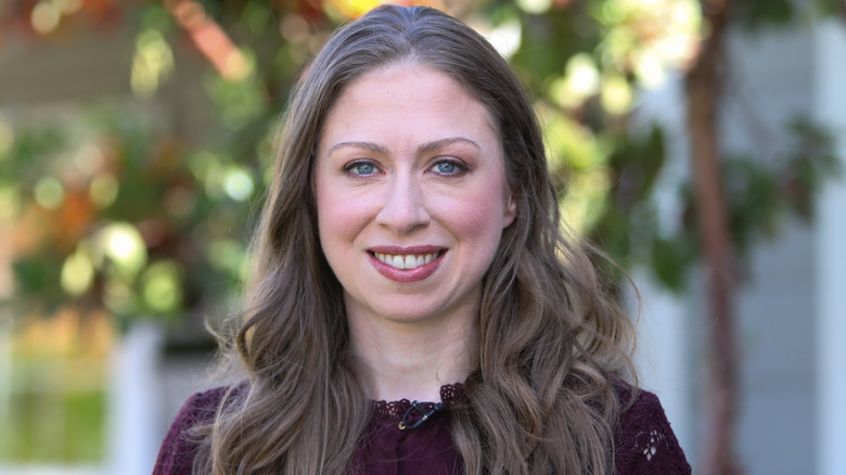 Chelsea Clinton souriante