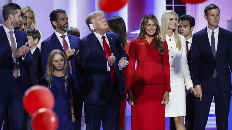 La famille Trump réunie sur scène