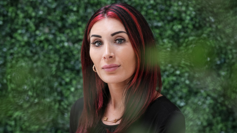 Laura Loomer posant