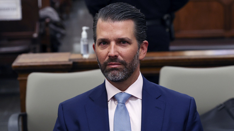 Donald Trump Jr. fronçant les sourcils