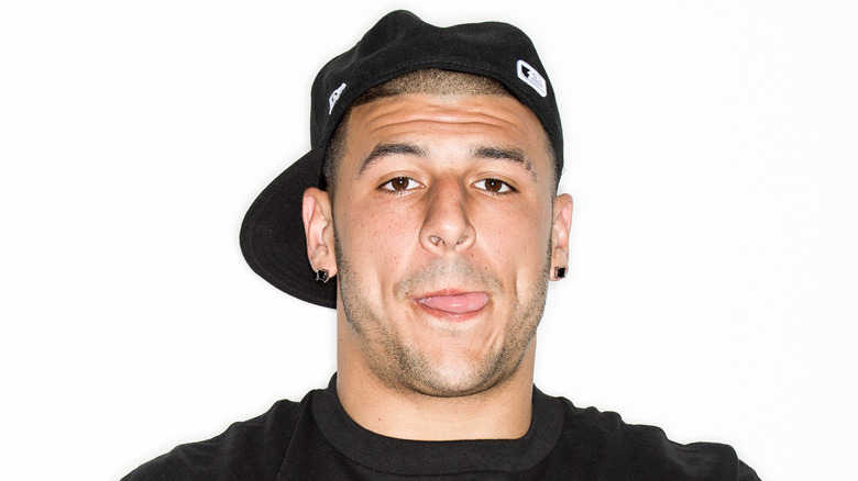 Aaron Hernandez chapeau à l'envers