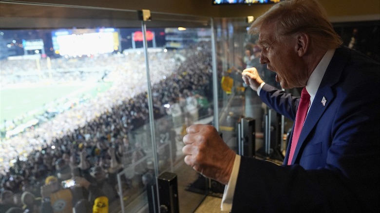 Donald Trump assiste au match Steelers vs Jets à Latrobe, Pennsylvanie (2024)