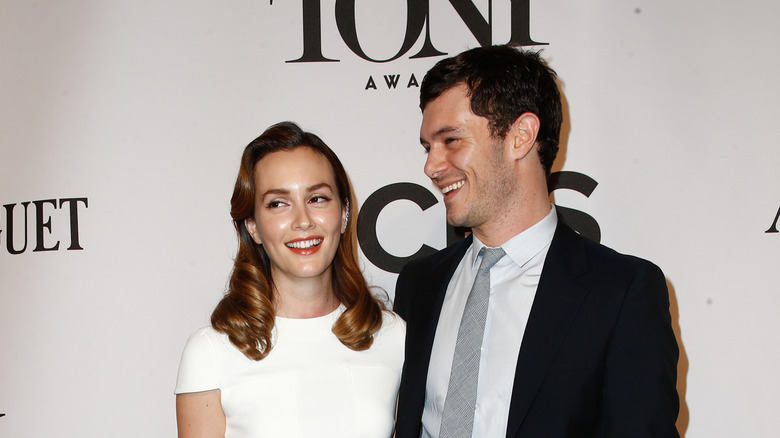 Leighton Meester et Adam Brody en tenue de soirée