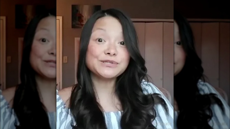 Tila Tequila parle dans une vidéo YouTube