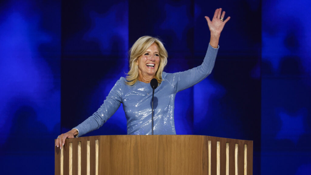 Le visage de Jill Biden trahit ses paroles sur l'éviction de Joe lors de la DNC 2024