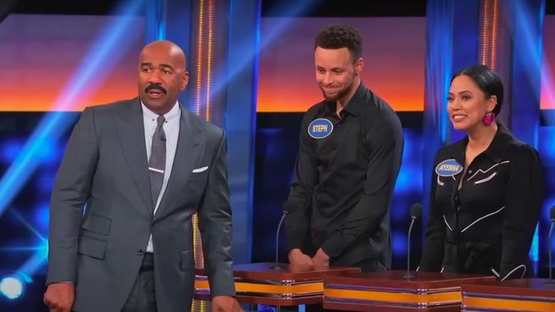 Steve Harvey, Steph Curry et Ayesha Curry sur Celebrity Family Feud