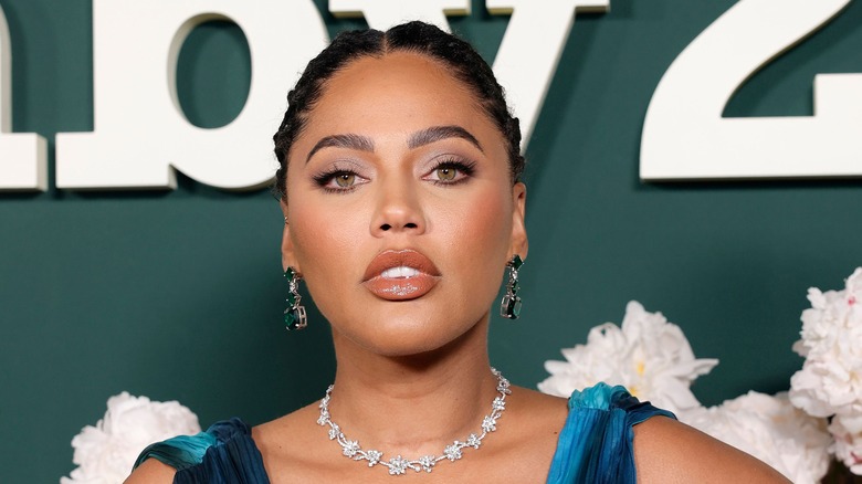 Ayesha Curry participe à l'événement Baby2Baby