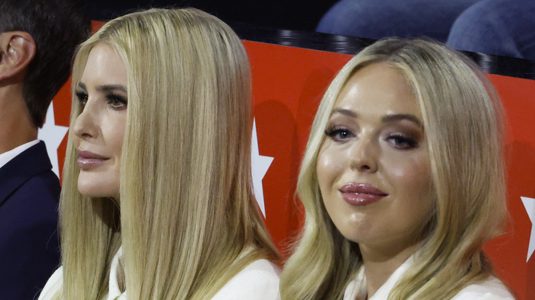 Ivanka et Tiffany Trump souriantes