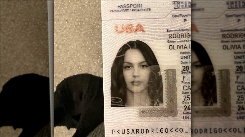 Photo partielle du passeport d'Olivia Rodrigo