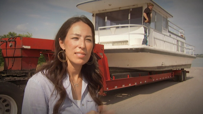 Joanna Gaines et Chip Gaines avec leur péniche à 