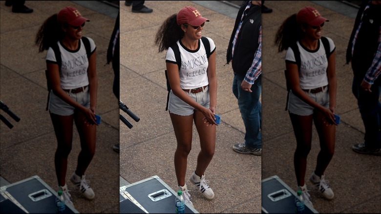 Malia Obama porte 