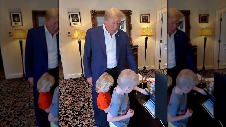 Donald, Carolina et Luke Trump regardent un bol de bonbons