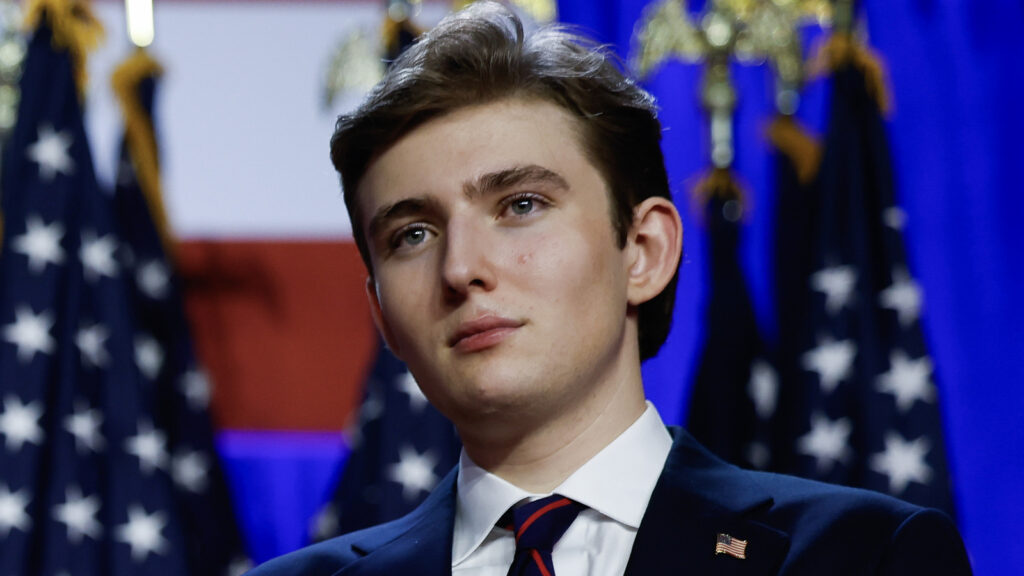 La famille de Barron Trump ne peut tout simplement pas rester silencieuse sur sa vie amoureuse