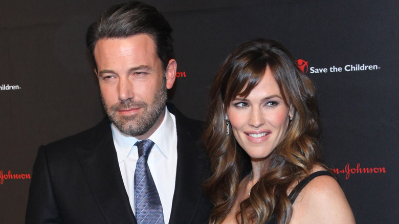 Ben Affleck et Jennifer Garner posant ensemble