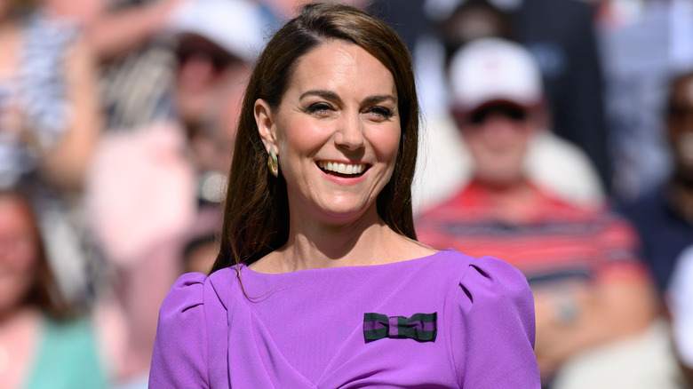 Kate Middleton porte du violet