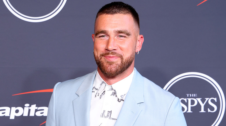 Travis Kelce souriant