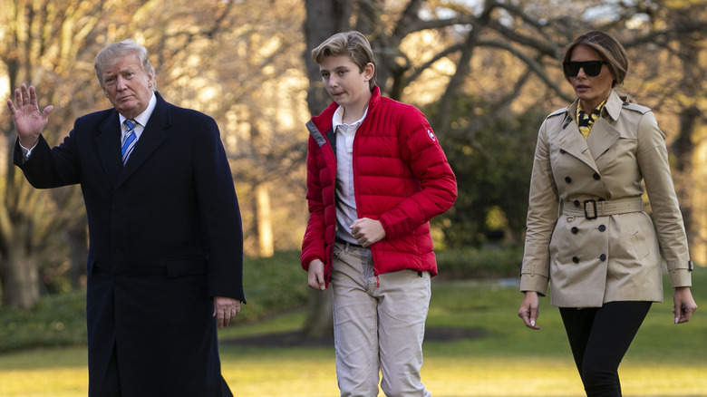 Barron Trump entre ses parents